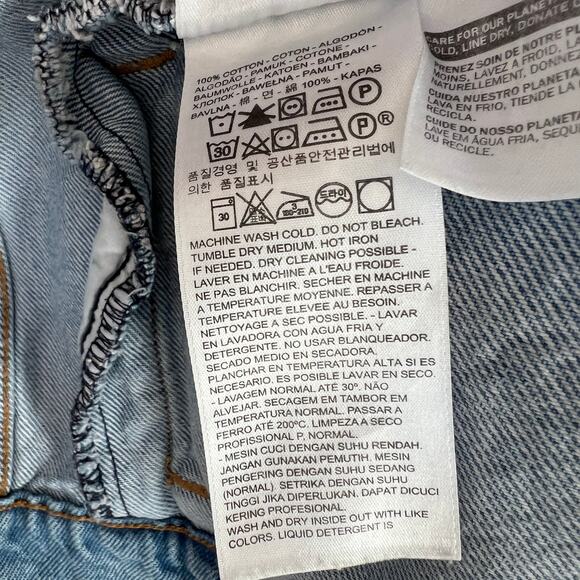 Levi Strauss Co Classic Original Trucker Jacket Denim Light Wash Women's Size M - Picture 12 of 13